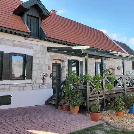 Kofejto Haza Villa Fertőrákos Buitenkant foto